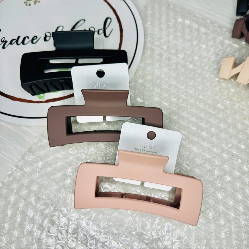 Black and Brown Hair Claw Clips
